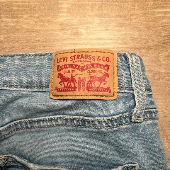 Levi High Rise Jeans - Picture 2 of 4